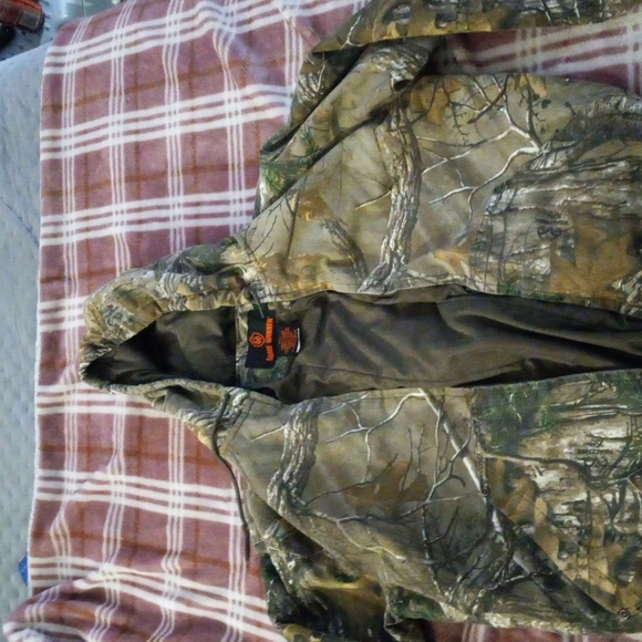 Game winner camo jacket - Picture 1 of 3
